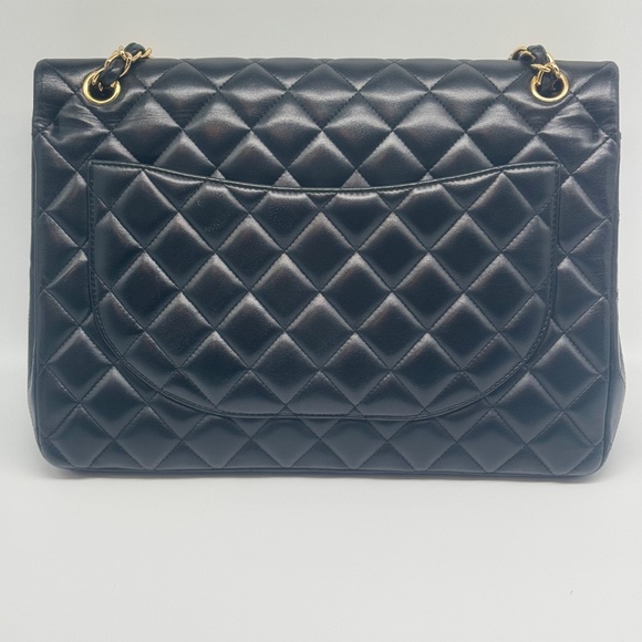 SOLD
Chanel Classic Maxi Double Flap Shoulder Bag (2012) - Picture 2 of 15